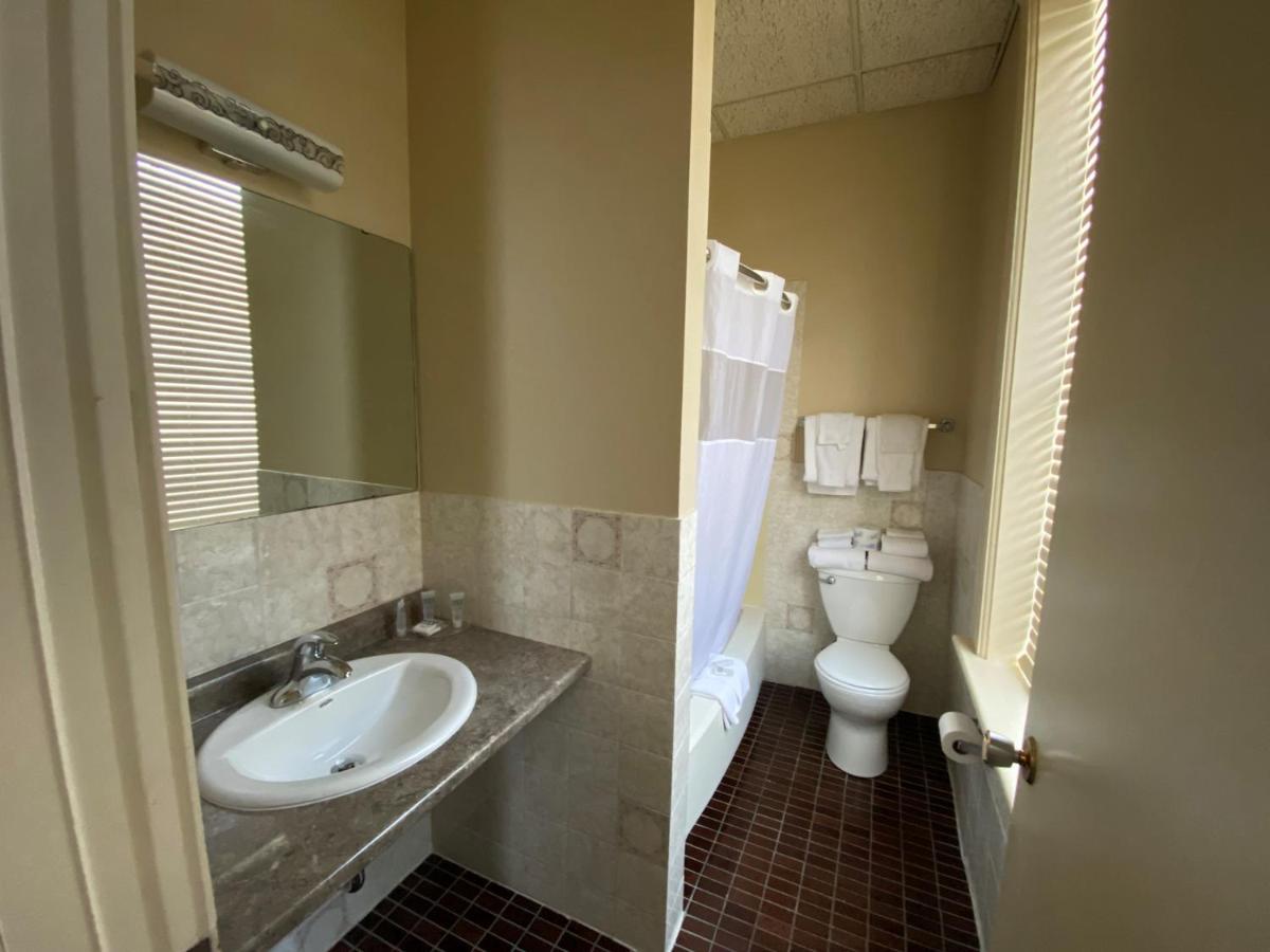 Hotel Bedford Goderich Ngoại thất bức ảnh
